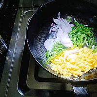 #米饭最强CP#辣椒洋葱炒鸡蛋的做法图解3