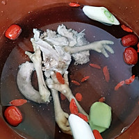 冬日暖汤：花胶鸡汤的做法图解2