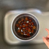 微波炉版烤栗子的做法图解2