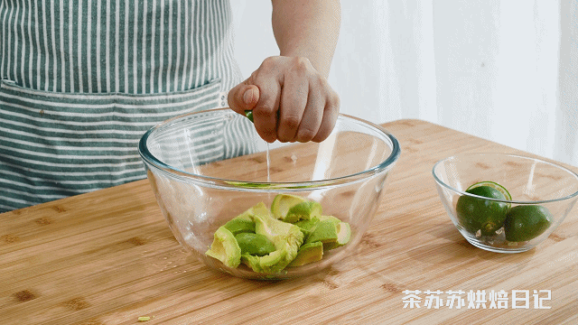 牛油果坚果塔的做法图解3