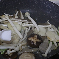 浓汤菌菇火锅的做法图解4