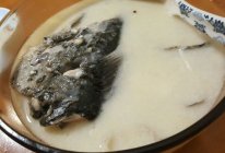 梅子饭配三文鱼头豆腐煮的做法