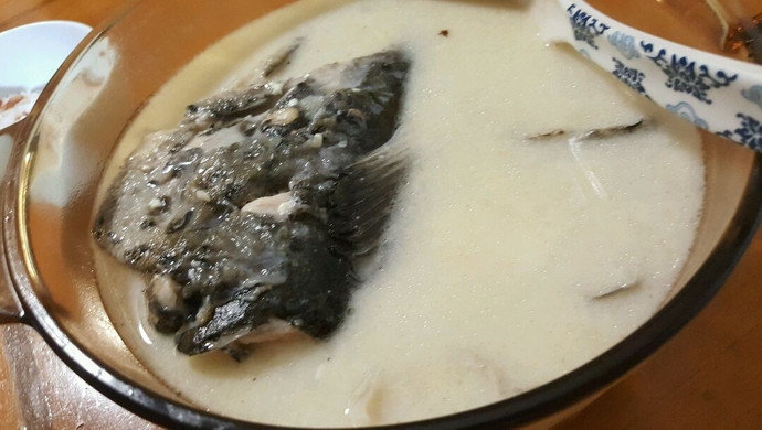 梅子饭配三文鱼头豆腐煮