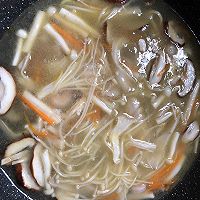 #一人一道拿手菜#夏季养生菌菇虾仁汤的做法图解8
