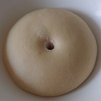 碧根果豆沙面包#“果”然有道#的做法图解1