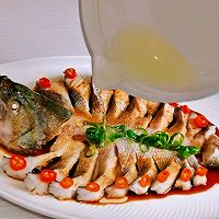 #晒出你的中秋团圆饭#开边鲈鱼的做法图解10