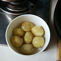 椒盐小土豆的做法图解2