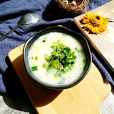 韭香花蛤海鲜汤