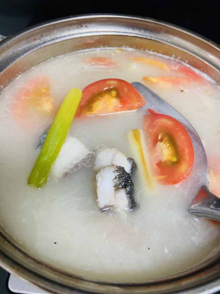 鲜嫩乌鱼汤的做法