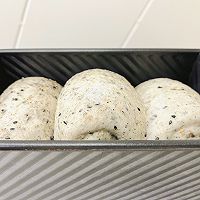 醇香黑芝麻吐司的做法图解3