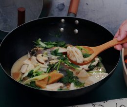 【铁锅鱼头炖豆腐】孩子常吃记忆力好，好吃又营养的做法