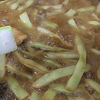 #减一点更好#五花肉豆角焖面的做法图解14