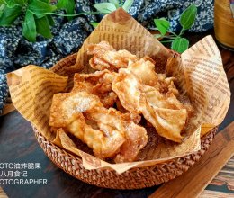 油炸脆果（馄饨皮作出焦糖味脆果）的做法