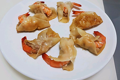 鲜虾鲜肉锅贴