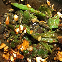 湘菜-雷捣青椒皮蛋的做法图解5