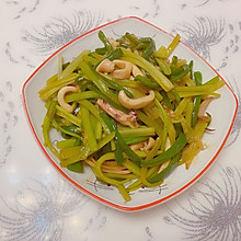 芹菜鱿鱼