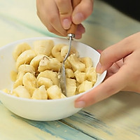 松软甜蜜暖烘烘，秋日清晨的快手爱心早餐的做法图解4