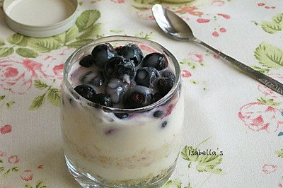 超简易元气早餐——蓝莓燕麦酸奶杯