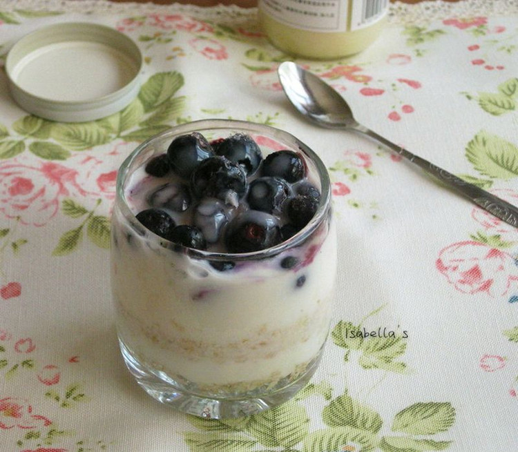 超简易元气早餐——蓝莓燕麦酸奶杯的做法