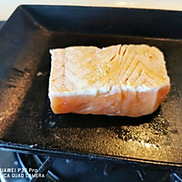 外焦里嫩的烤三文鱼的做法图解2