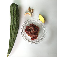 丝瓜烩牛肉的做法图解1