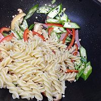 改良版炒意面的做法图解3