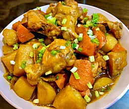 让你多吃两碗饭的：胡萝卜土豆烧翅根的做法
