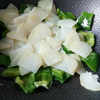 土豆炒柿子椒的做法图解6