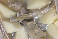 鸭头、鸭爪鲜笋汤的做法