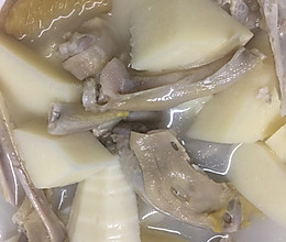 鸭头、鸭爪鲜笋汤的做法