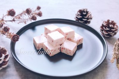 草莓酸奶冻 | 布丁 | 慕斯