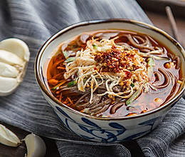 麻辣鸡丝荞麦面