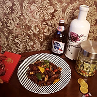 #食来运转，新年干杯#酱爆核桃啤酒鸭的做法图解1