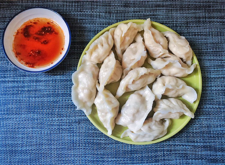 鲜的不要不要的虾仁龙利鱼水饺的做法