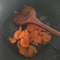 超简便午餐素菜（冬菇萝卜玉米）的做法图解3