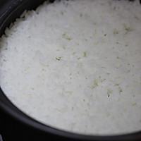 腊肠煲仔饭的做法图解2