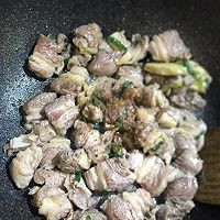 土豆炖牛腩的做法图解4