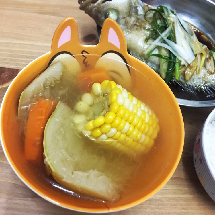 鱼翅瓜粟米红萝卜汤的做法