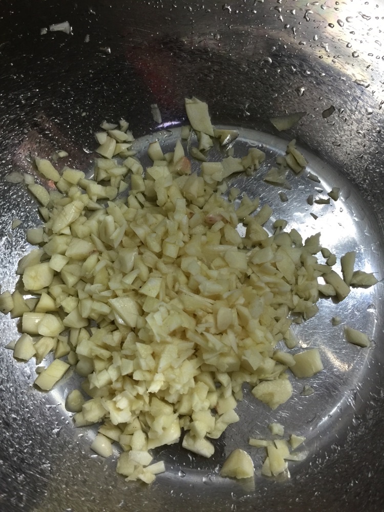 自制剁辣椒的做法图解1