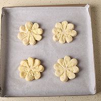 魅力十足的椰蓉花朵面包的做法图解11