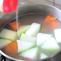 沖繩排骨湯（ソーキ汁）的做法图解2