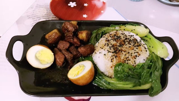 红烧肉盖饭
