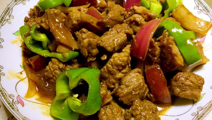 黑椒汁烧牛肉粒