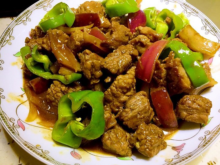 黑椒汁烧牛肉粒的做法