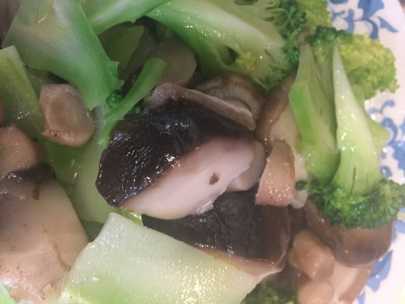 炝香菇西兰花