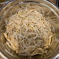 凉拌豆皮绿豆芽的做法图解4