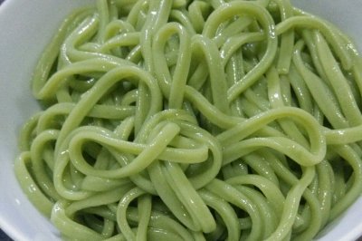 绿油油的菠菜面
