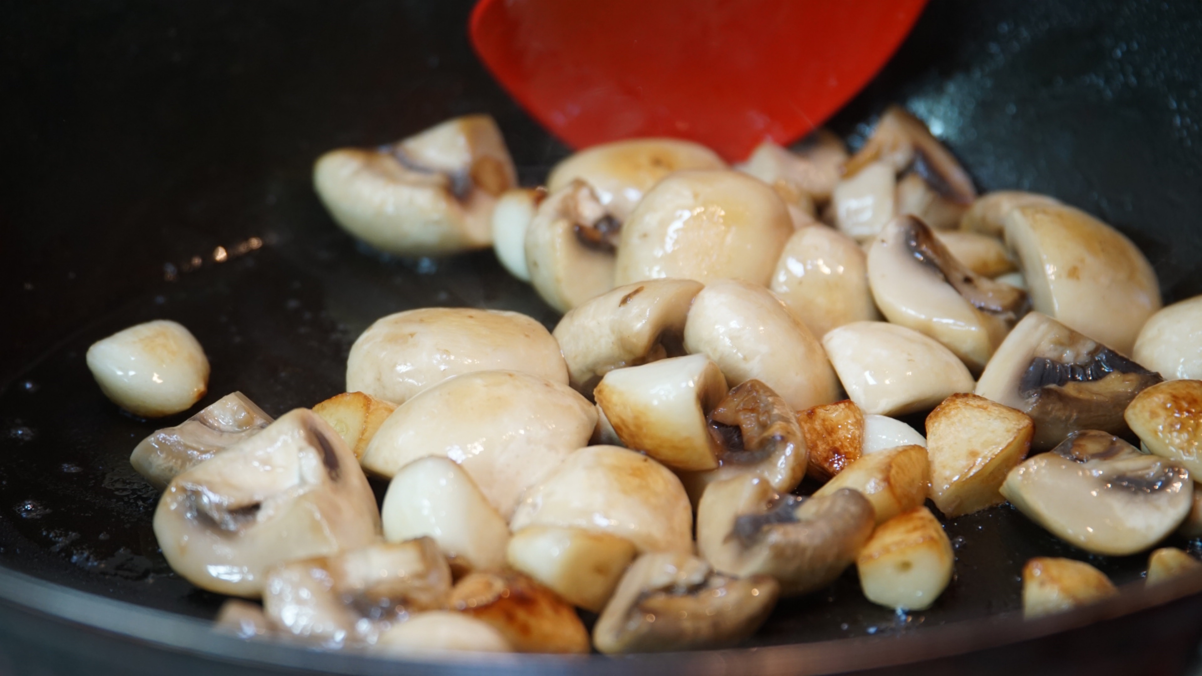 蘑菇炒肉怎么做_蘑菇炒肉的做法_舞之灵小食堂_豆果美食