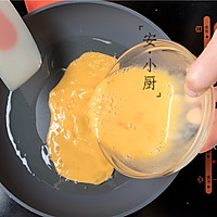 饺子皮版鸡蛋火腿早餐饼！金黄酥脆香喷喷！快手好吃的做法图解1