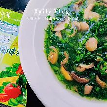 #轻食季怎么吃#雪菜蘑菇汤